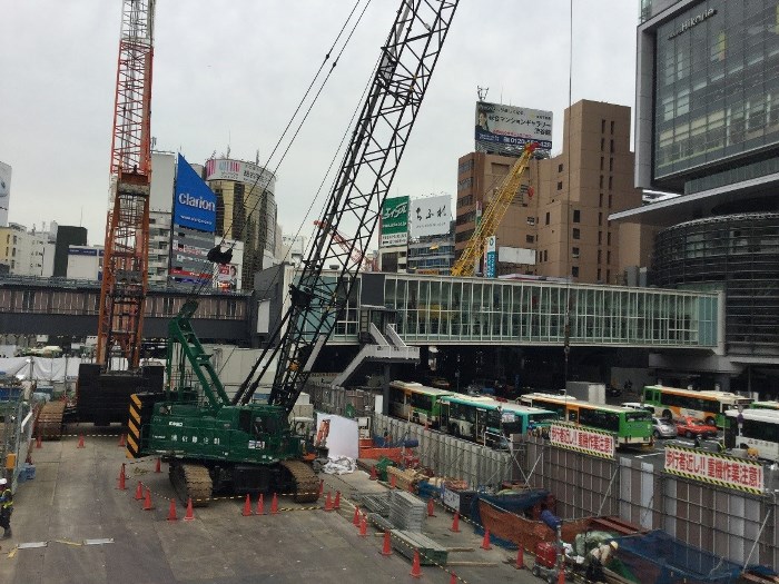 　資機材搬入･揚重管理支援システムを導入した工事現場（東京・渋谷）Ⓒ東急建設