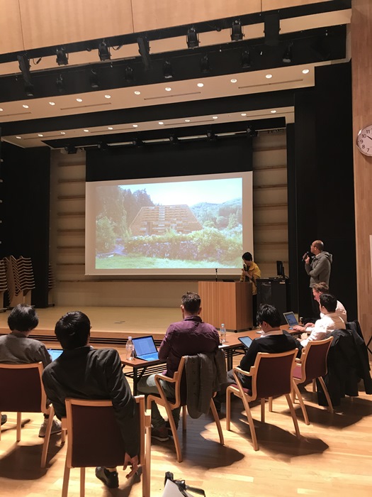 　　　　九州大学Environmental Design Global Hubとニューサウスウェールズ大学による
　　　　シンポジウムの様子。両大学の教員以外に、日本からは京大の小見山陽介先生や、
　　　　VUILDの秋吉浩気さんらが参加していた。