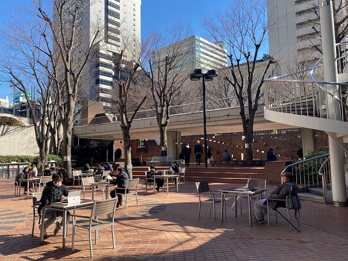 　新宿三井ビルの広場の様子②（2022年2月25日撮影）