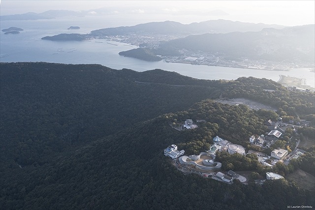 　屋島山上プロジェクト　撮影：Laurian Ghinitoiu