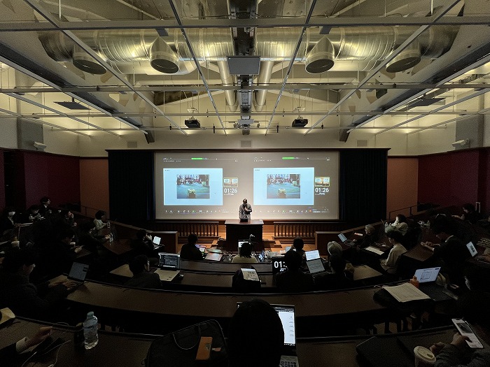 　東京大学のKAJIMA HALL(15号講義室)で行われた「建築情報学生レビュー」の様子