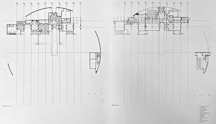 　図５. モーフォシス「クロフォード邸」平面図 (左:下階、右:上階) *1